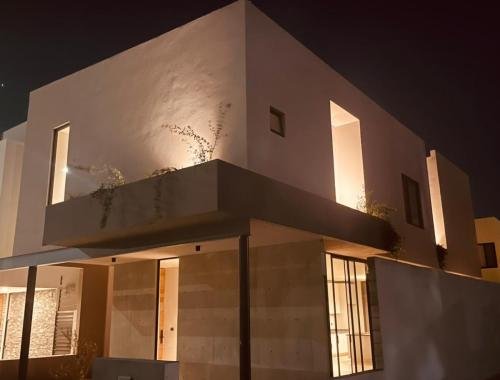 NOCTURNO-LATERAL